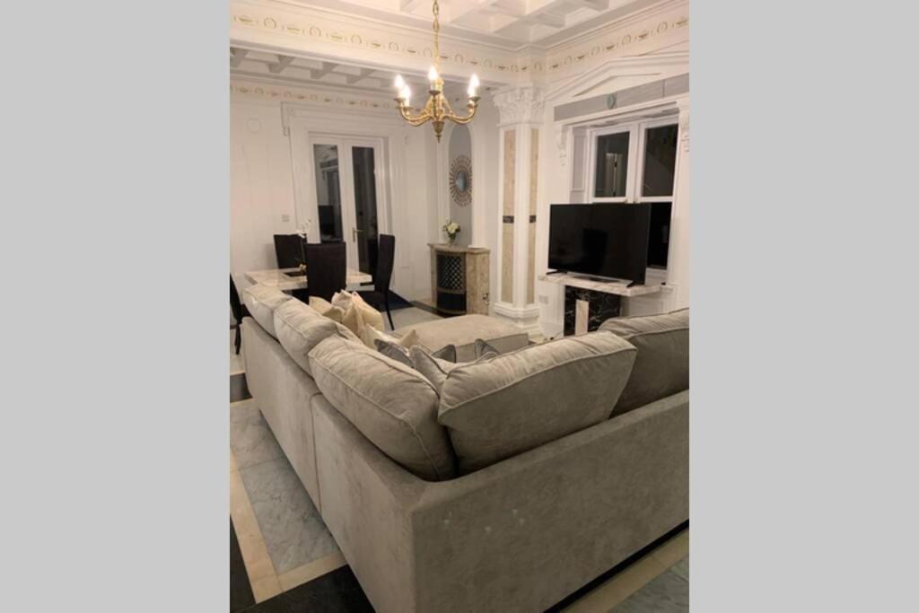 Old Park Villa Telford Extérieur photo