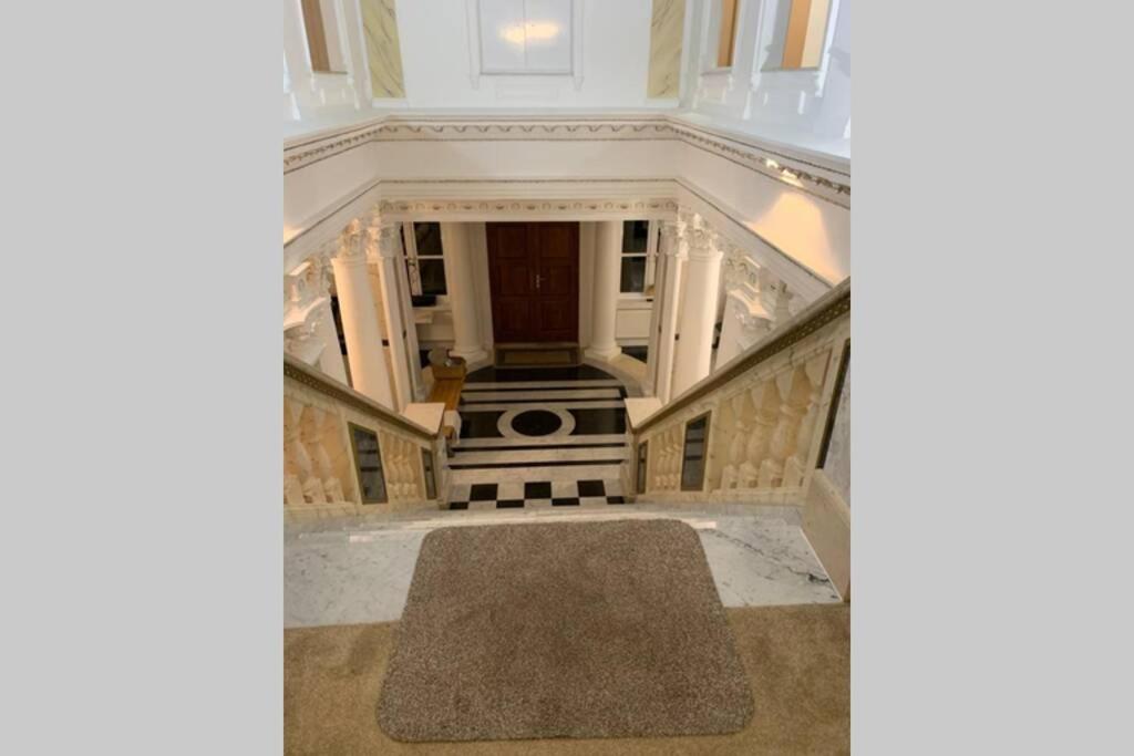 Old Park Villa Telford Extérieur photo