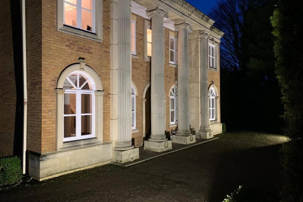 Old Park Villa Telford Extérieur photo