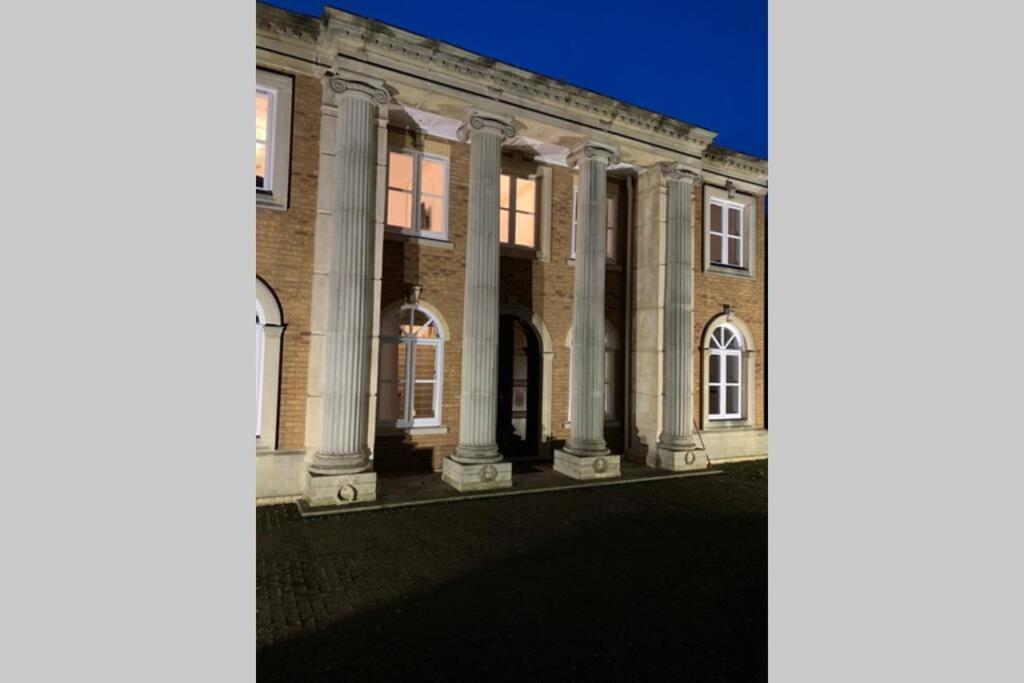 Old Park Villa Telford Extérieur photo