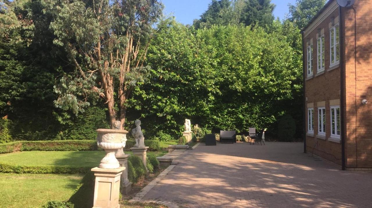 Old Park Villa Telford Extérieur photo